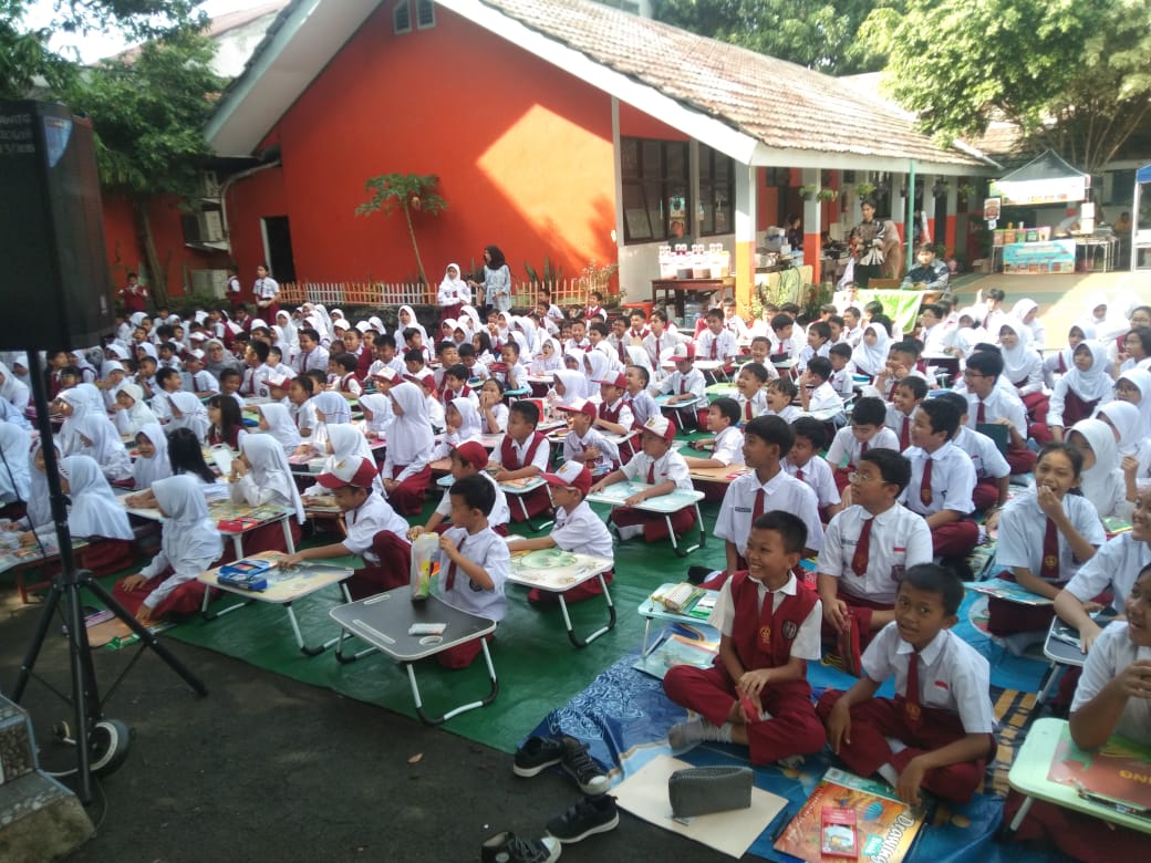 Wisata LiterAsyik Ke SDN Duren Sawit 02 Pagi